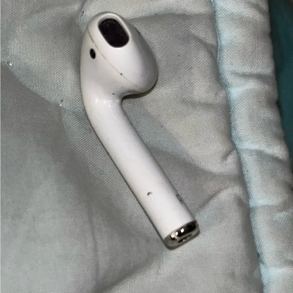 FAIR Apple Airpod Right Side Only (A1523) 1st Generation - White